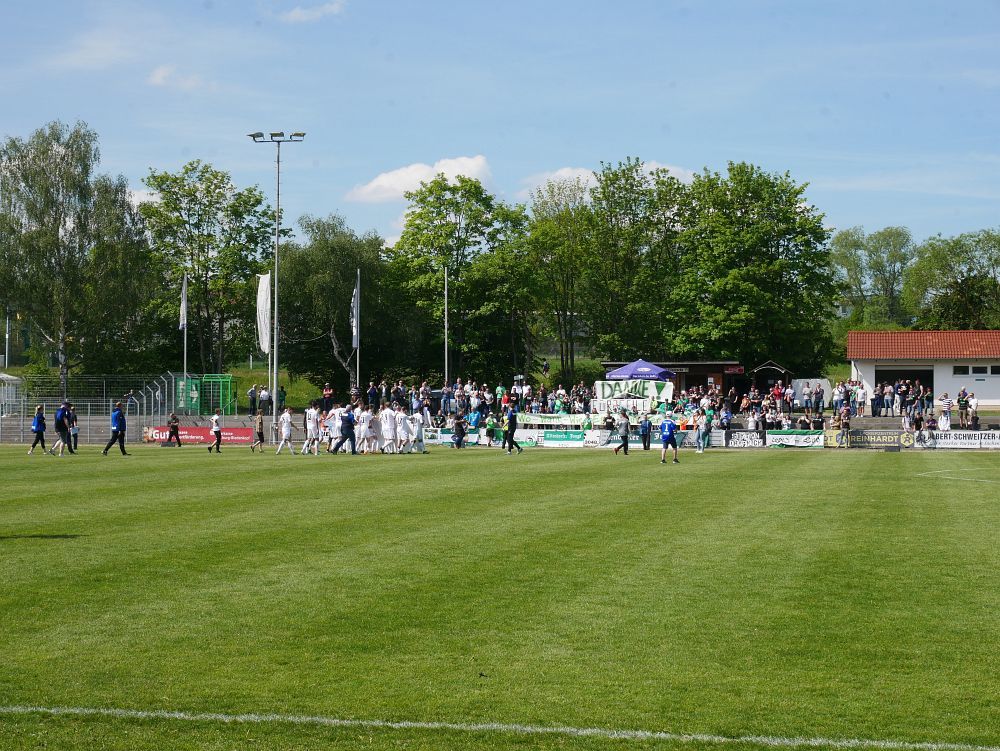 Stadtallendorf, Herrenwaldstadion, nach Spielende