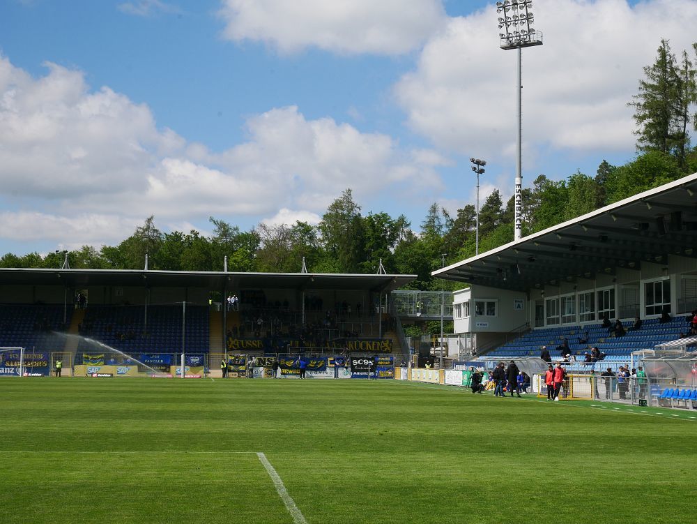 TSG Hoffenheim II - 1.FC Saarbrücken; wenige min bis zum Anstoß