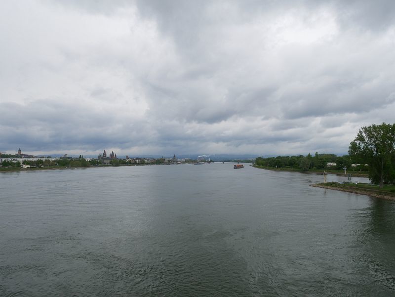 Mainzer Südbrücke - mit Blick auf die Mainspitze