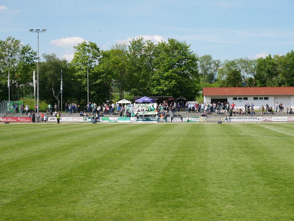 Stadtallendorf, Herrenwaldstadion, nach Spielende
